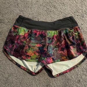 Lululemon - Floral Women's Shorts - Size 6